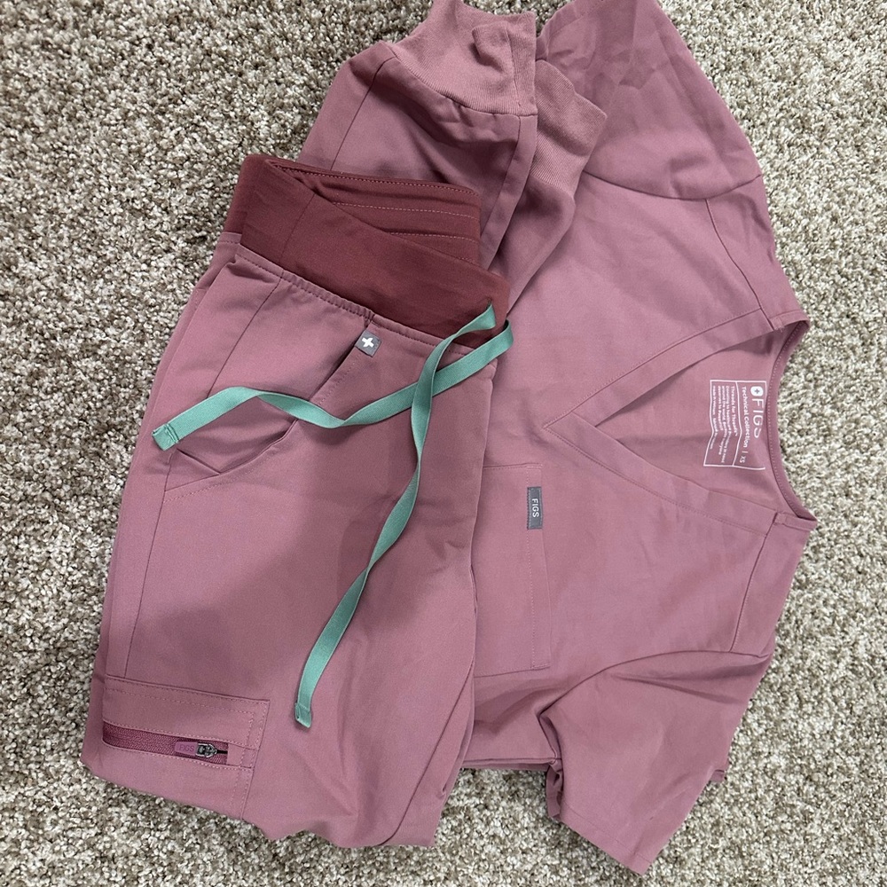 Figs scrubs